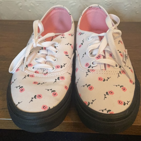 Wmns Lazy Oaf x Vans Authentic sz 6.5W - Picture 2 of 7
